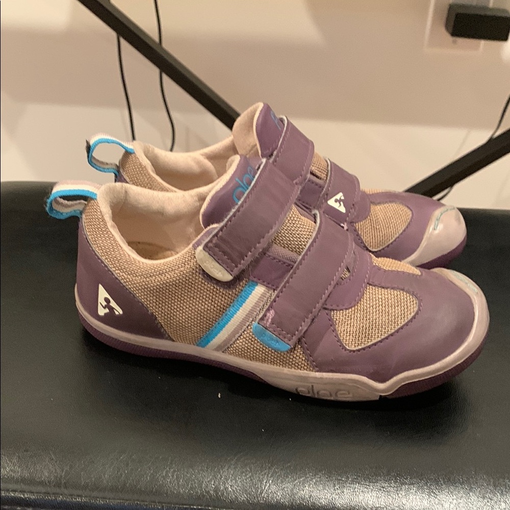 Plae Kids Shoes - Purple and Tan
Charlie waterproof.
Good used condition.